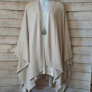 Barefoot Dreams Cozychic Light Travel Shawl